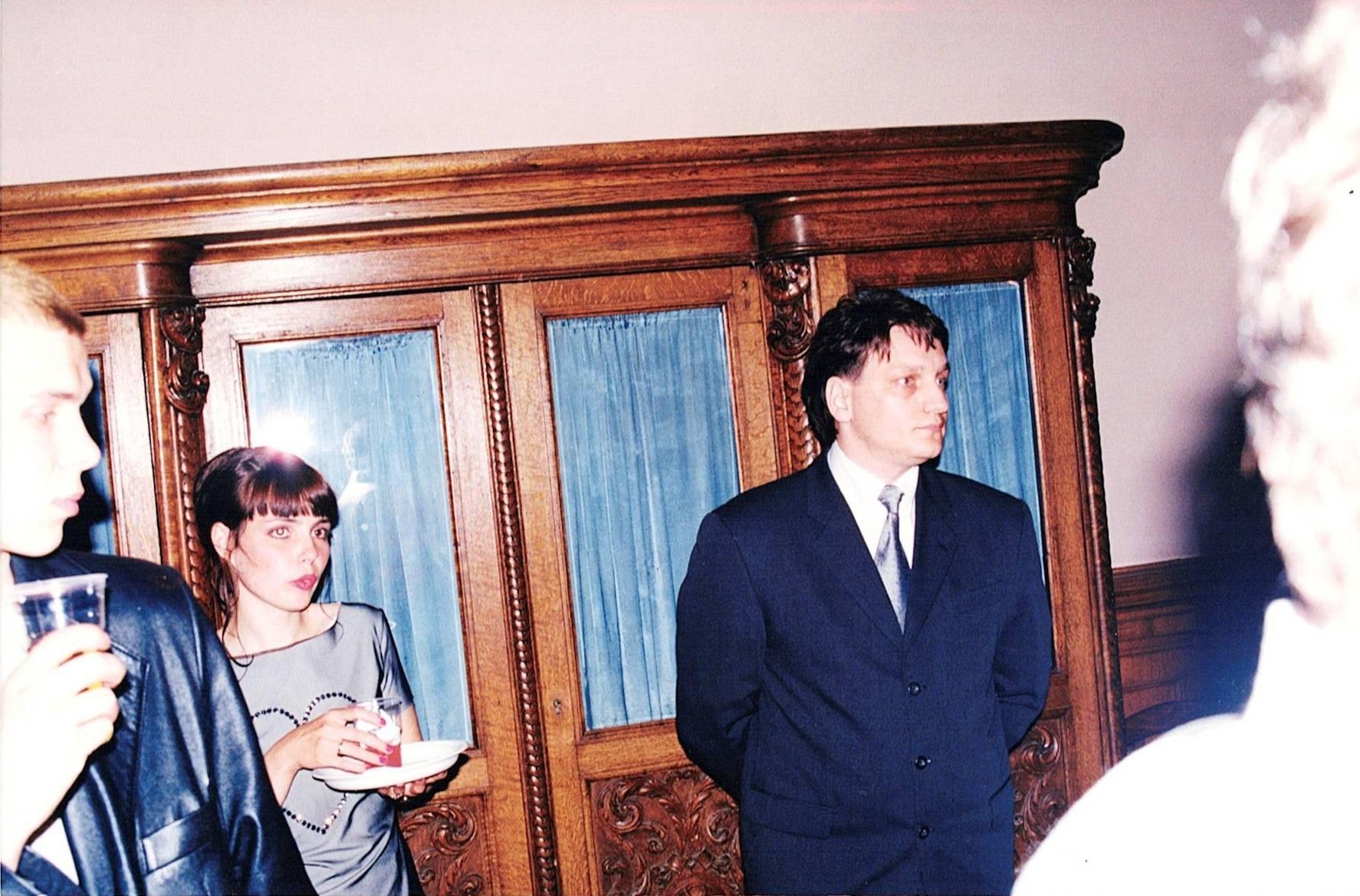 Экспозиция во дворце, 2001